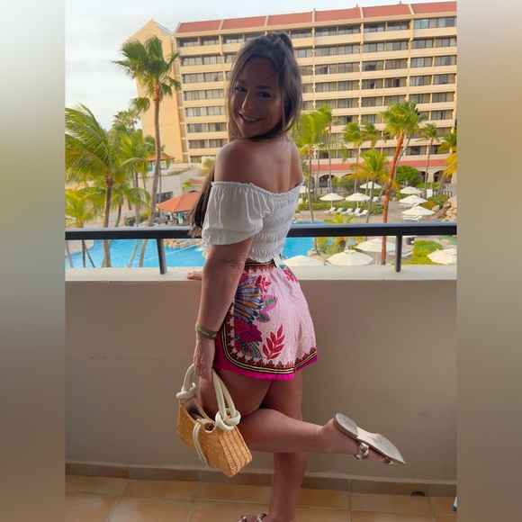 Meet your Posher, Lauren - Picture 7 of 9